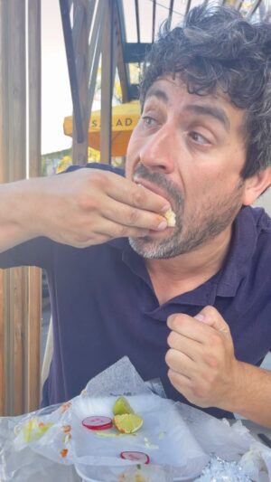 Ed Weeks Instagram - TACO TRUCK EUPHORIA! at @elrusola in Silverlake CA 🇲🇽🇺🇸 #WeeksEats
.
#mexicanfood #taco #tacotruck #carneasada #chorizo #frijoles #food #foodporn #foodreview #instafood #losangeles #california