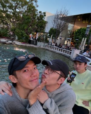 Edan Lui Instagram - .
七夕快樂😘😘❤️❤️💕💕💖💖

#做咩呷醋呀Jer哥
#睇唔睇得出第三張個pose係扮緊Jer哥😂