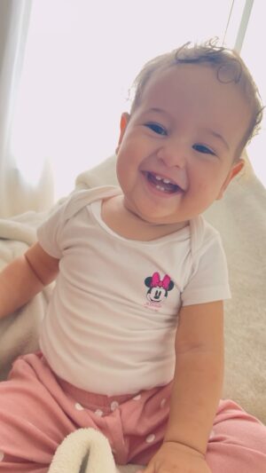 Eden Rodrigues Instagram - Acordar com a nossa filha todos os dias sorrindo, é sinal de que estamos fazendo algo certo!