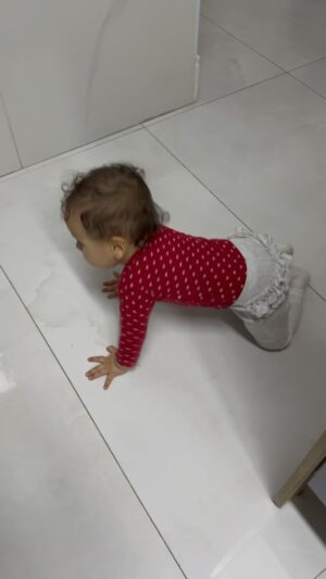 Eden Rodrigues Instagram - Tchau coisas dos armários 😂😂