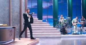 Edin Hasanović Instagram - Erste sensationelle Folge mit einer wie immer FANTASTISCHEN @fraubauerfeind in Bildern und Worten: 
CIABATTA, ATTENTIONHOES,  GEHIRNERSCHÜTTERUNG

Ab SOFORT in der @zdfmediathek

Und heute Abend 22:15 Uhr in @zdfneo 

ENJOY THE RIDE 🙏🏼♥️