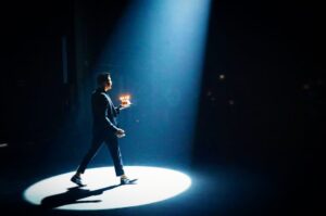 Edin Hasanović Instagram - Oh wow. ...
Euer Feedback haut uns um! Neben den Nominierten und meinen Kollegen, 
freut es mich besonders, wenn wir Menschen begeistern konnten, die dem deutschen Film bisher eher skeptisch gegenüberstanden! 🙏🏼🙏🏼🙏🏼🙏🏼🙏🏼🙏🏼🙏🏼
Wenn’s wieder geht- ab ins Kino!
...happy birthday liebe #lola20...