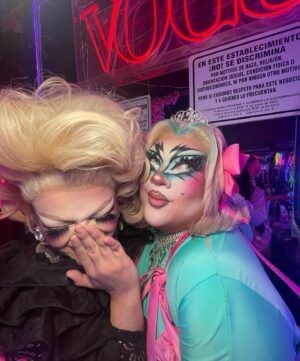 Edo Peltier Instagram - mañana dos de mis mejores amiga empiezan una nueva aventura y no podría ser la amiga más orgullosa de todo el mundo con lo que han alcanzado y atravesado en este camino 💘 las amo tanto

tqm a todas las de @dragracemexico pero que se sepa que yo soy #teamnina y #teamelektra💜