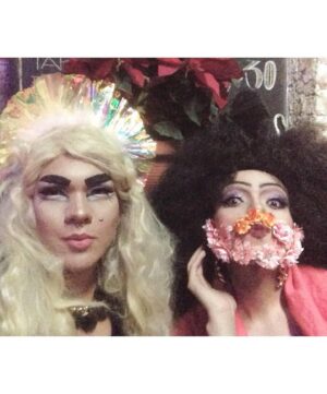 Edo Peltier Instagram - mañana dos de mis mejores amiga empiezan una nueva aventura y no podría ser la amiga más orgullosa de todo el mundo con lo que han alcanzado y atravesado en este camino 💘 las amo tanto

tqm a todas las de @dragracemexico pero que se sepa que yo soy #teamnina y #teamelektra💜