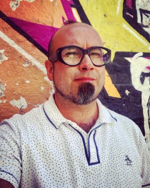 Eduardo 'Lalo' Ibeas Instagram - Acá estoy feliz cumpliendo 45 !!! Muchas gracias por sus saludos de cumpleaños!! Se les quiere!!!