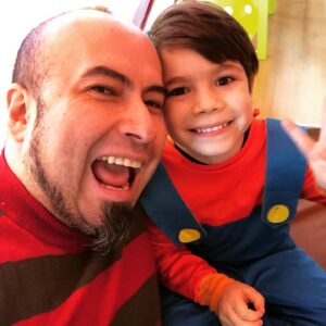 Eduardo 'Lalo' Ibeas Instagram - Ayer estuvo de cumpleaños mi amigo más chico, mi compadre, mi corazón , mi hijo !! Te amo más que el Sol!!! Y feliz aniversario de paternidad @powertefi ❤️❤️😍😍 ya van 5 años en esta linda aventura !!
