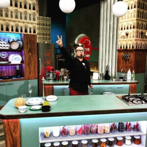Eduardo 'Lalo' Ibeas Instagram - Hoy estaré en @oyealchef , vean como me va!!! Jajaj nos vemos ( me sentí como Remy de ratatouille)