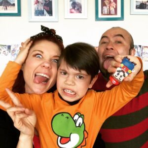 Eduardo 'Lalo' Ibeas Instagram - Ayer estuvo de cumpleaños mi amigo más chico, mi compadre, mi corazón , mi hijo !! Te amo más que el Sol!!! Y feliz aniversario de paternidad @powertefi ❤️❤️😍😍 ya van 5 años en esta linda aventura !!