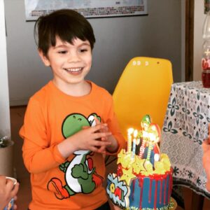 Eduardo 'Lalo' Ibeas Instagram - Ayer estuvo de cumpleaños mi amigo más chico, mi compadre, mi corazón , mi hijo !! Te amo más que el Sol!!! Y feliz aniversario de paternidad @powertefi ❤️❤️😍😍 ya van 5 años en esta linda aventura !!