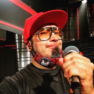 Eduardo 'Lalo' Ibeas Instagram - Estoy de cumpleaños 🎂 cumplo 44 años !!! Estoy feliz de recibir el cariño de todos los que me conocen y de los que disfrutan de lo que hago. Los quiero amigas y amigos!! Casi siempre me pilla tocando en la gira de verano mi cumpleaños, hoy tambien pero en un streaming (privado), lo cual, me permitió celebrar con la gran familia @chanchoenpiedraoficial  y hacer lo mejor que sabemos hacer. Ahora a celebrar con la familia nuclear. Deje por aca su saludo si gusta , y gracias por tanta buena onda !!🤟🤟🤘🤟😜🤩