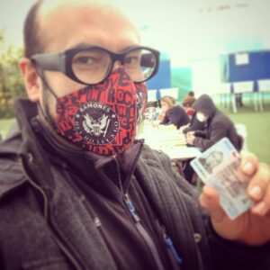 Eduardo 'Lalo' Ibeas Instagram - Por primera vez había poquita gente en mi mesa!! Ya votaron ??? Saludos!!