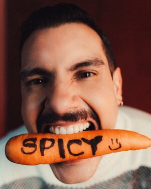 Eduardo Miranda Instagram - Ya vieron todo lo que tenemos en @spicy.market_ ?? Vayan a ver los sets que hemos subido. 

Y comenta un “🌶️ “ si sigues viendo @survivormx 🔥 😎