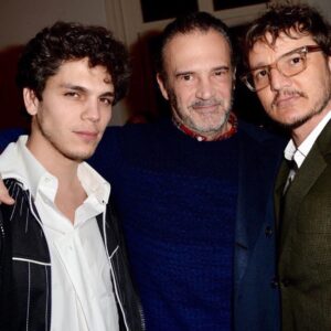 Eduardo Valdarnini Instagram - Incontri ravvicinati 🤘grazie a @maisonvalentino e #pierpaolopiccioli per la bella serata 🥂🚀#pedropascal #alessandrocalascibetta @factory4pr