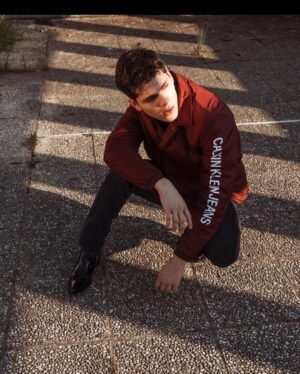 Eduardo Valdarnini Instagram - Aspettando Suburra 2, esce questo mese una mia intervista su @manintownofficial accompagnata da qualche scatto potente della bravissima @robertakrasnig! Grazie di cuore anche a @stefaniasciortino per lo style. @factory4pr @volver.consulenzeartistiche