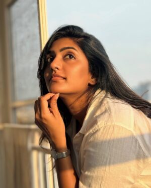 Eesha Rebba Instagram - Feeling the hour🌞🌼✨