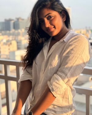 Eesha Rebba Instagram - Feeling the hour🌞🌼✨