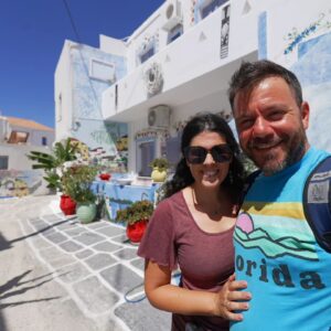 Eftyhis Bletsas Instagram - Αυτή είναι η παραλιάρα Κολώνα και διάφορες άλλες τοπ τοποθεσίες από το ταξίδι μας στην Κύθνο! Μάντεψε άλλες 3 και περιμένω και τους δυνατούς λύτες που θα τα βρουν όλα! Πάντως η τελευταία φωτογραφία είναι το μέρος που μείναμε @emgard_suites_kythnos.

Καλημέρα!!