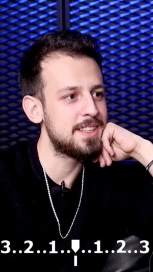 Ege Tanman Instagram - Yasemin Dongel ile yaptigimiz keyifli sohbetimizin tamamini Sabah Youtube kanalindan izleyebilirsiniz. Benimle ilgili merak ettiginiz bir cok sorunun cevabi bu roportajda. Iyi seyirlerr✌🏻 @yasemindongell @sabah.gunaydin
