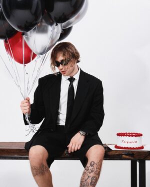 Egor Bulatkin Instagram - FOREVER <30 

happy bday 2 me 🖤
