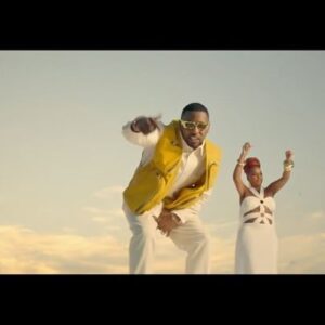 Eif Rivera Instagram - I’m the One not the Two,  I’m the One they look up to‼️ new work out now Directed by ya boy playing Worldwide. On that Times Square jumbo tron ( like for the 100th time ) just ask @mtv and @bet I think they see me . 👀🤦🏻‍♂️🤣 consistency for the culture. Commercials TV Film Music Videos GLOBAL 

Dp- @parrisstewart 
Produced by @seemeonset 
AD- @mrmarckelly 
Production co- ERG Designs.
