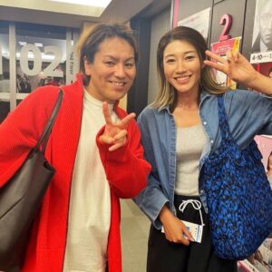 Eiko Kano Instagram - 狩野狩野。。

狩野舞子さん、ボクに身長合わせてくれたw