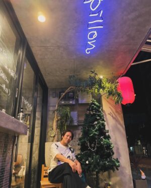 Eiko Kano Instagram - 愛媛に行って来ました。夜はpapillonで、たこ焼きとハイボール。最高！楽しかったなぁ！また、愛媛に帰りますw
@takoyaki.papillon