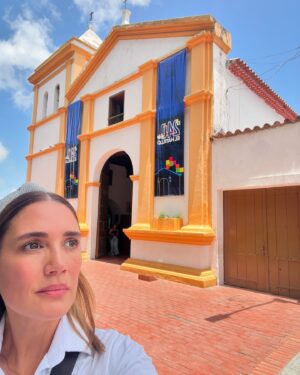 Eileen Abad Instagram - Oren muuuucho, porque Dios sí escucha! Él da todo a su tiempo.

Hagamos del amor escudo y del respeto libertad. 💛💙♥️

Misión cumplida mi Amada Venezuela 🇻🇪 
Voto y Oración 🙌