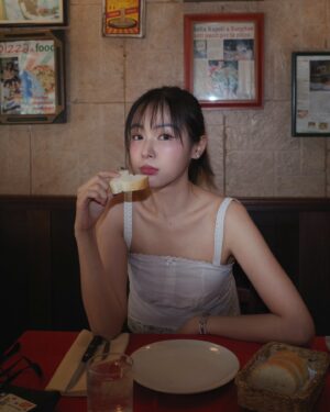 Eisaya Hosuwan Instagram - 🍕✨