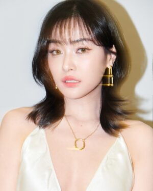 Eisaya Hosuwan Instagram - ✨🐝