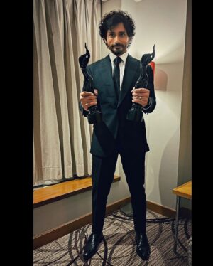Eka Lakhani Instagram - Congratulations @worldofsiddharth!! 
Winner of 7 Filmfare Awards! #CHITHHA

Wearing @osmanabdulrazak 
#StyledByEka