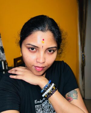 Elakkiya Instagram - பொறுமை ஒருபொழுதும் தோற்பதில்லை.
பொறாமை ஒருபொழுதும் ஜெயிப்பதில்லை.

#elakkiya#babydog#love#home#god#omsaibaba#omsairam🙏#dreamscometrue#lovemyself#enjoy#2024#loveyouall#goodvibes#avoid#negativpeople#newlife#goodway#thankgod