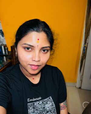 Elakkiya Instagram - பொறுமை ஒருபொழுதும் தோற்பதில்லை.
பொறாமை ஒருபொழுதும் ஜெயிப்பதில்லை.

#elakkiya#babydog#love#home#god#omsaibaba#omsairam🙏#dreamscometrue#lovemyself#enjoy#2024#loveyouall#goodvibes#avoid#negativpeople#newlife#goodway#thankgod