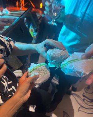 Eleftheria Eleftheriou Instagram - Cheers #tourlife #summertour 🍔 🎶🎤 #sepirasovara