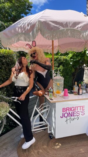 Elektra Shock Instagram - I don’t usually do Hens parties, but sometimes I make an exception 🐰! I had a wonderful time celebrating Bridgitte’s special day with her friends and family. 

#dragqueen #hens #bridgetjones