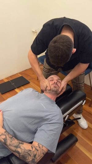Elektra Shock Instagram - Half Marathon week is upon us, so Josh @wyldchiropractic is checking in on the legs and making sure I’m set up for a solid run come this Sunday. Bit of a sore one as we release muscles that have been over working, but well worth it. 
🏃‍♂️🏃‍♂️🏃‍♂️

#marathon #chiropractor #ad