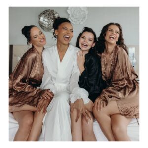 Eline Powell Instagram - They say what’s on the internet is forever…. Up on the grid they go! I’ll gladly be reminded of the bliss that were these days for the rest of my life ❤️
Love you very much my Louise @folaevansakingbola and I am truly grateful I was called to be one of your angels, for angels they are @elarica @nushcope ❤️ Thanks for the excellent shots @thegodards👌📷