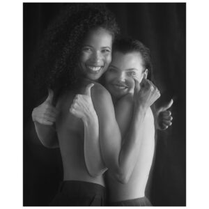 Eline Powell Instagram - Grateful for the real deal ❤️ @folaevansakingbola 
Thanks for capturing our “ride-or-die-friendship” 🙏 @noahasanias #purefriendship #accepteachotherflawsandall ・・・
@elinepowell & @folaevansakingbola 
Makeup by @nadiahoecklin 
Hair by @erinklassenhair 
Styled by @nina.maidment 
Assisted by @charliebeerlingphoto 
Bts video @amieldeguzman