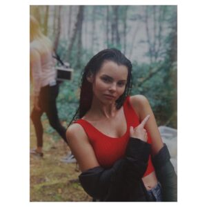 Eline Powell Instagram - New ep TONiGHT @siren !
#etphonehome #whoswatching