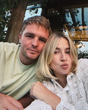 Eliza Bennett Instagram - July in Cali 🌺