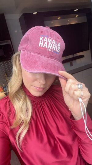 Elizabeth Banks Instagram - @kamalaharris accepts the nomination for President tonight. I’m fired up, ready to go - this DNC has had me in tears multiple times — from Hillary to the roll call, Michelle, Doug and “that’s my dad” Gus Walz - I’m a proud Democrat who can’t wait to cast my vote for the future this November. 😘