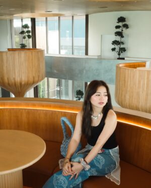 Ella Cruz Instagram - Isn't that sweet, I guess so~ 🇹🇭🥐☕️