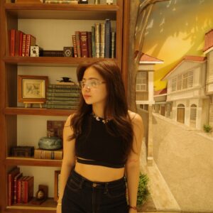 Ella Cruz Instagram - 📚