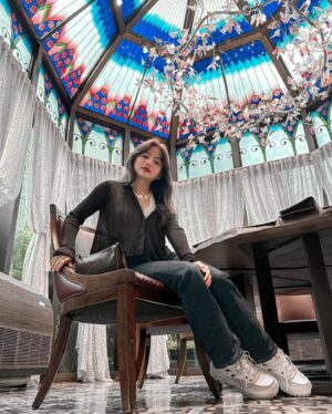 Ella Cruz Instagram - let me be your muse ~ 🥀🦋