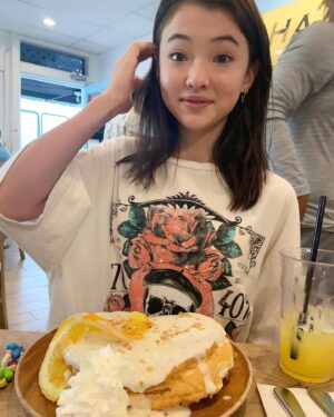 Ella McKenzie Instagram - End of summer days!
1. Coconuts 🥞 
2. 🧜‍♀️🤿 and *don’t worry, it’s a blister from paddle boarding 
3. 🌅 by Ella 
4. 🌅☁️ by little brother Romeo