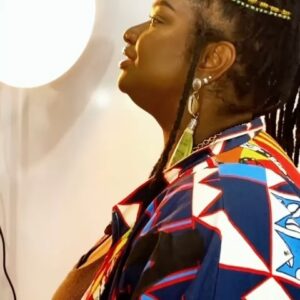 Ellen Oléria Instagram - nosso encontro está marcado às 19h no @solargastronomia 
dia 02 de fevereiro. esse é nosso dia pra celebrar a rainha do mar estarei com as pretas maravilhosas da @bandapanterasnegras e a cantora @ayanaamorim nessa linda festa!

a festa será all inclusive, com comidinhas da chef, drinks, roskas e cervejas, além de muita música boa, o cortejo em direção a praia e a entrega do balaio. 

a programação ta bem bonita: 
11h às 12:30h - Dj El Cabong
12h às 15h- Samba De Última Hora
(SdUH)
15h às 16:30h- Djs Queen & Slim
16:30h- Cortejo
17h às 18:40h-Samba De Última Hora (SdÚH)
19h às 20:20- Panteras Negras com Ellen Oléria e Ayana
Amorim
20:30h às 22:00- DJ Zimba Selektor

garanta seu ingresso. o primeiro lote já está quase acabando. 
o link para compra está disponível na bio do perfil do @solargastronomia nos destaques “2 de fevereiro” e nos stories, realize sua compra através do Sympla
