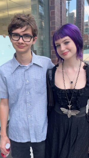 Elliott Fullam Instagram - NYC with @josie_dubree 🖤🖤
#nyc #indie #alternative