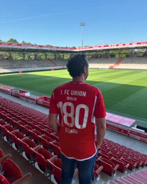 Elmar Paulke Instagram - Es ist mal wieder so weit …. Union Darts Open 2024! Die Alte Försterei ist schon geil!!! Und da warten ja noch ein paar wichtige Spiele 😎 Drücke Euch die Daumen @1.fcunion