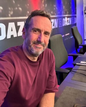 Elmar Paulke Instagram - Schneller Gruß ausm DAZN-Studio: Hoffenheim vs Leipzig, ab 20 Uhr! 

Und Ihr so?
Game On!