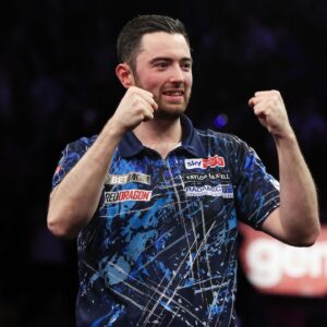 Elmar Paulke Instagram - Luke Humphries führt die Premier League mit 22 Punkten an. Gestern in Dublin gelingt ihm der 3. Tagessieg in Serie. Er hat 9 Matches in Folge gewonnen, hat in 9 von 10 Partien einen Avg von über 100 gespielt. 

Seine Konstanz ist atemberaubend! Gestern spielte er bei seinen drei Siegen drei Averages von 104 :: 106, knapp 105 und 105,53.

Mal sehen, ob er nächste Woche der erste Spieler sein wird, der bei diesem Modus 4 Tagessiege in Folge einfahren kann!!!