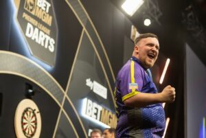 Elmar Paulke Instagram - Luke Littler ist der Premier League Champion 2024. Samt 9-Darter holt er sich seinen ersten Major-Sieg. 11:7 gewinnt the nuke die Wiederauflage des WM-Finals vs Luke Humphries. Und jaaaaa, ich war ein Zweifler, ob die Premier League nicht zu früh für ihn kam. Glückwunsch, Luke!!!! Überzeugender geht nicht. 

Game On!
